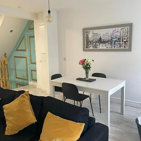 Apartment No 18 Main